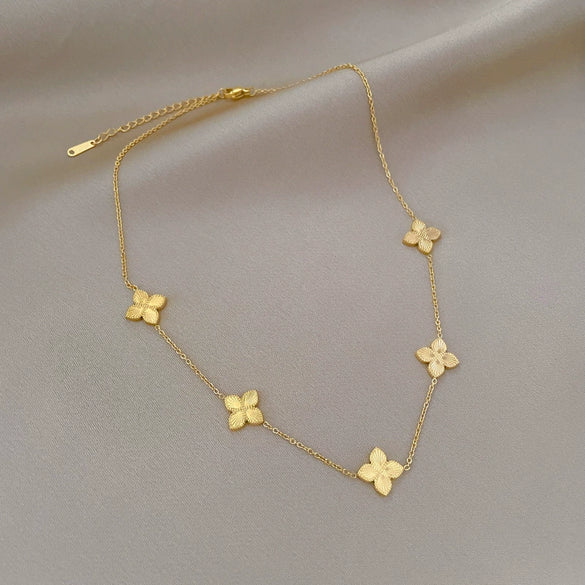 Wholesale Titanium Steel Geometric Clover Laser Electroplated Unisex Clavicle Necklace