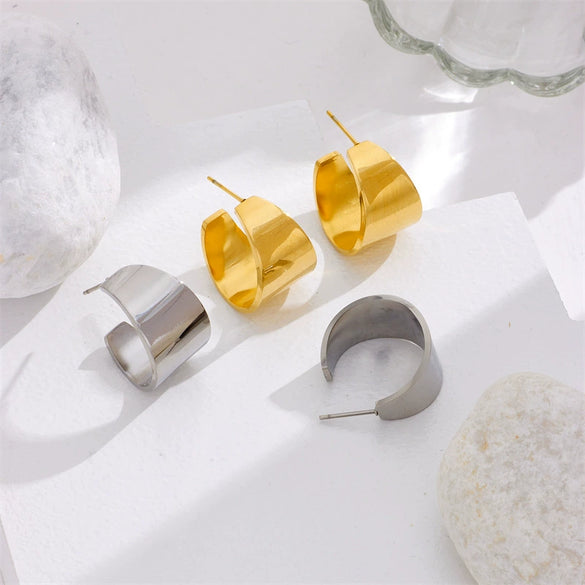 Wholesale Titanium Steel Geometric Cshaped Electroplated Women's Ear Studs In Simple Cold Style