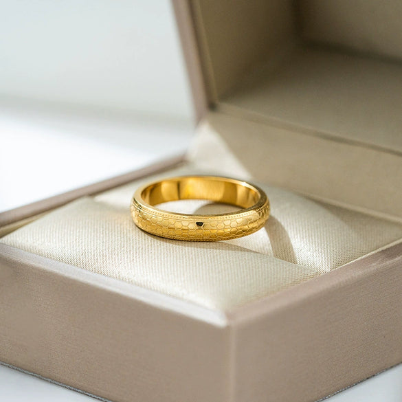 Wholesale Titanium Steel Geometric Curved Ring For Women Fashion Allmatch Frosted Electroplated Hand Decoration