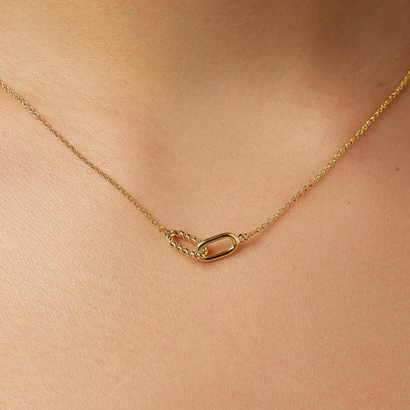 Wholesale Titanium Steel Geometric Double Loop Interlocking Circle Pendant Clavicle Chain Necklace For Ladies