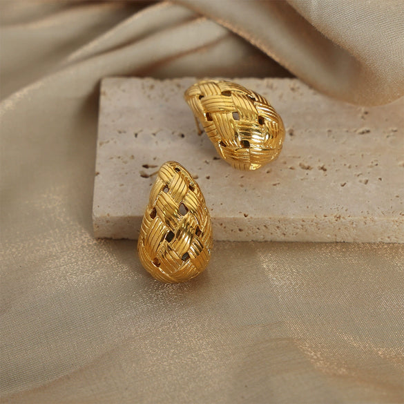 Wholesale Titanium Steel Geometric Drop Shaped Earrings Plated 18K Gold With Woven Texture And Simple Style