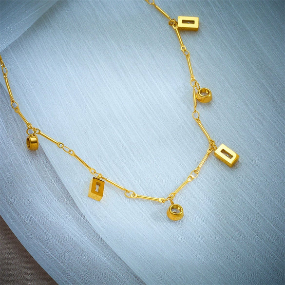 Wholesale Titanium Steel Geometric Fashion Retro Women's Necklace With Electroplating Treatment