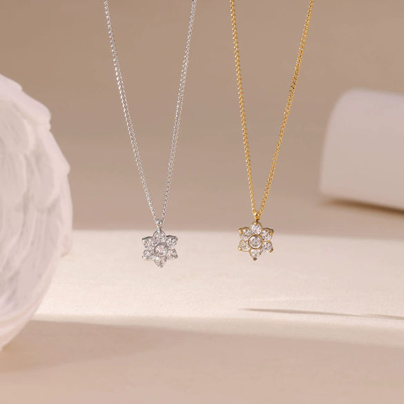Wholesale Titanium Steel Geometric Flower Pendant Clavicle Chain With Electroplating Simple Style Necklace
