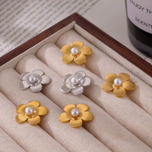 Wholesale 316L Stainless Steel Geometric Flower Shape Inlaid Shell Beads Electroplated Women's Earrings