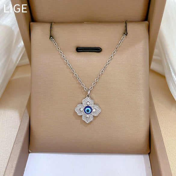 Wholesale Titanium Steel Geometric Lucky Grass Pendant Necklace With Electroplating For Unisex