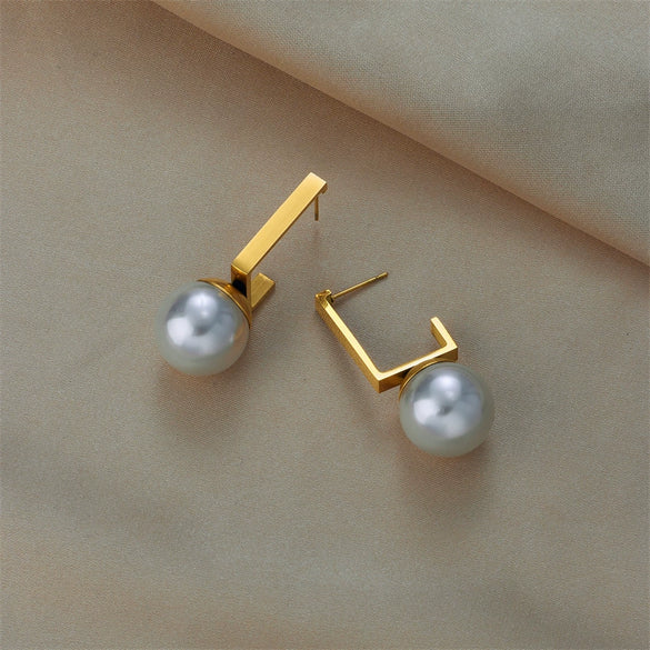 Wholesale Titanium Steel Geometric Retro Pearl Earrings For Women With Electroplating