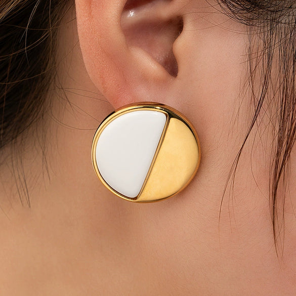 Wholesale Titanium Steel Geometric Round Retro High Grade Black And White Electroplated Unisex Earrings