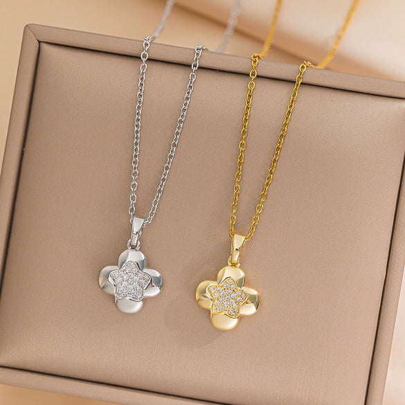 Wholesale Titanium Steel Geometric Snake Bone Chain Necklace For Women With Electroplating And Star Four Flower Pendant Simple Fashion Design