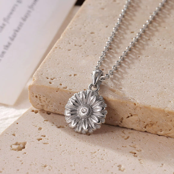 Wholesale Titanium Steel Geometric Sunflower Pendant Necklace With Electroplating O Word Chain For Women Simple Style