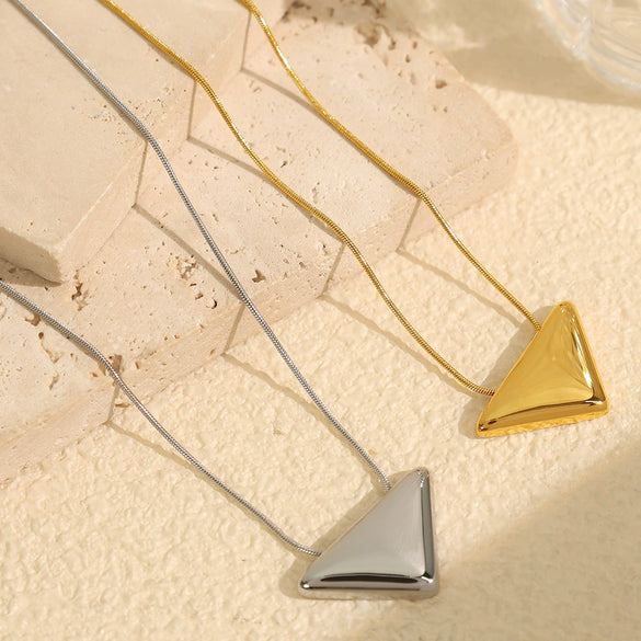 Wholesale 316L Stainless Steel Geometric Triangle Pendant Collarbone Chain Necklace With Electroplating For Women