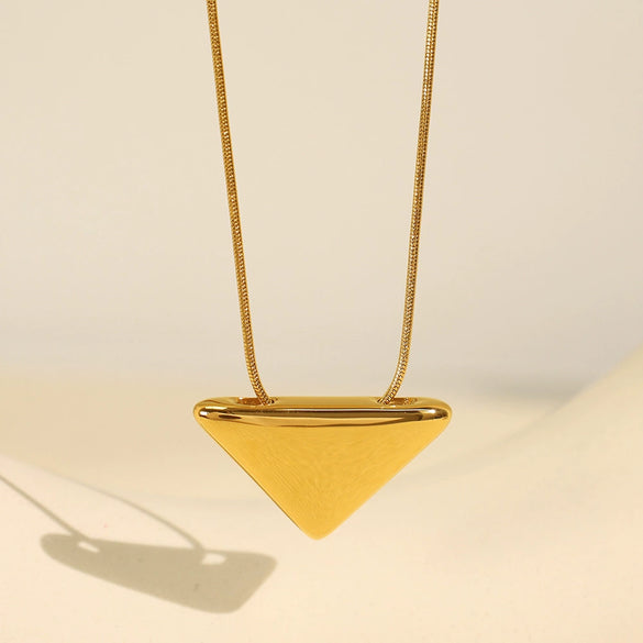 Wholesale 316L Stainless Steel Geometric Triangle Pendant Collarbone Chain Necklace With Electroplating For Women