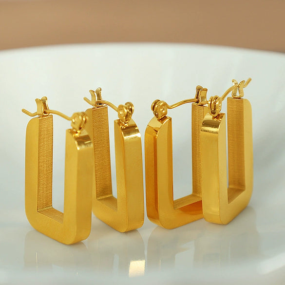 Wholesale 316L Stainless Steel Geometric Ushaped Electroplated Gold Earrings For Women Light Luxury Style