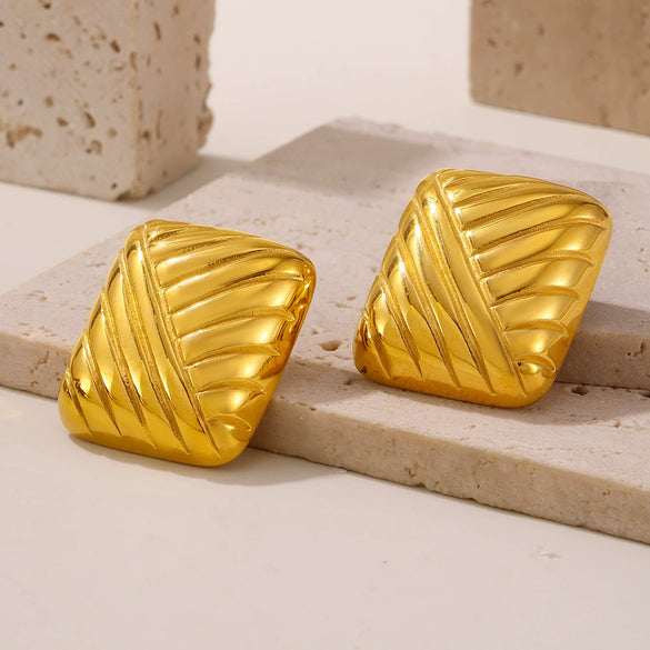 Wholesale Titanium Steel Gold Plated Geometric Vertical Stripe Love Shape Earrings For Women