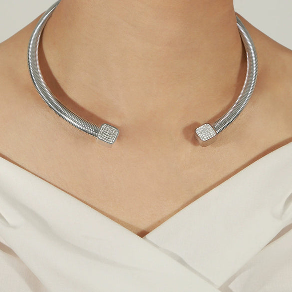 Wholesale 316L Stainless Steel Goldplated Bladeshaped Geometric Collar Jewelry Fashion Design