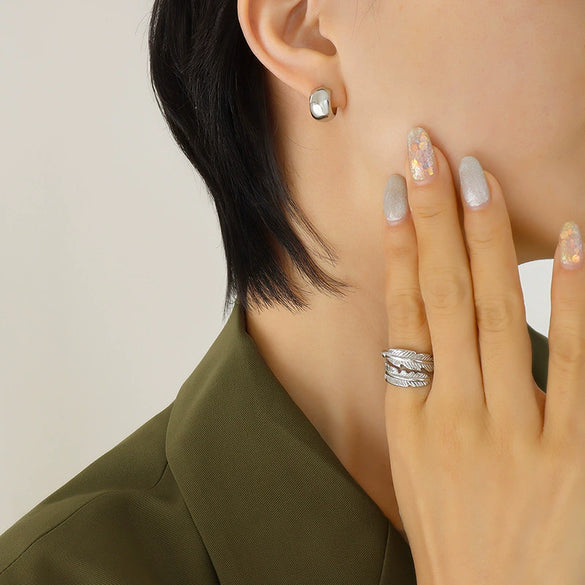 Wholesale 316L Stainless Steel Goldplated Cshaped Earrings Antique Style Geometric Design