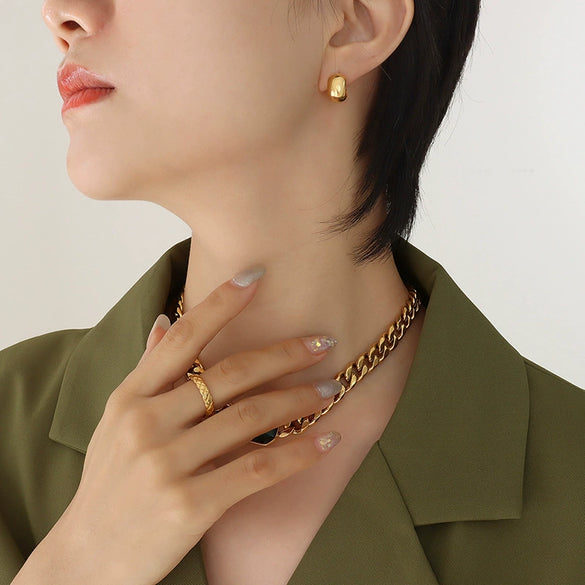 Wholesale 316L Stainless Steel Goldplated Cshaped Earrings Antique Style Geometric Design