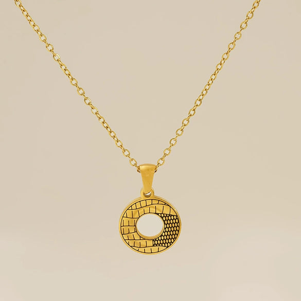 Wholesale Titanium Steel Goldplated Jewelry With Bark Pattern And English Letter Pendant Necklace Fashion Style Unisex
