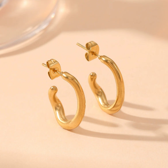 Wholesale Titanium Steel Halfopen Small C Geometric Twisted Earrings With Vacuum Electroplating In Furnace Unisex Design