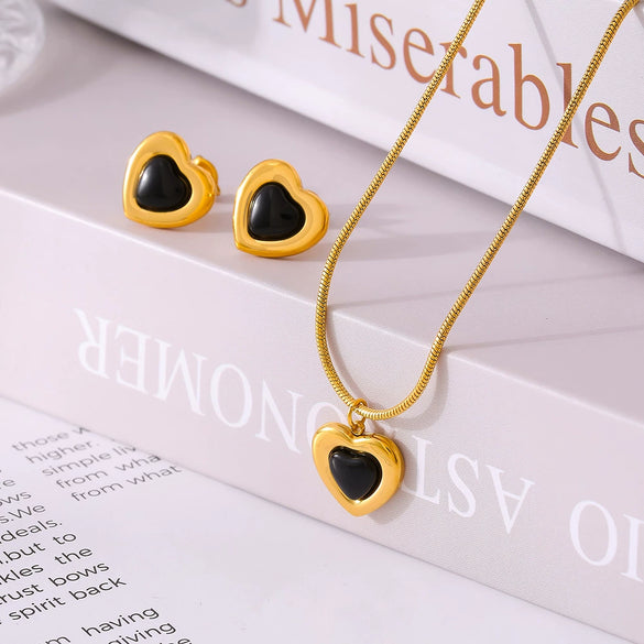 Wholesale Titanium Steel Heart Shape Electroplated Earrings And Necklaces Set Retro Minimalist Style Accessories
