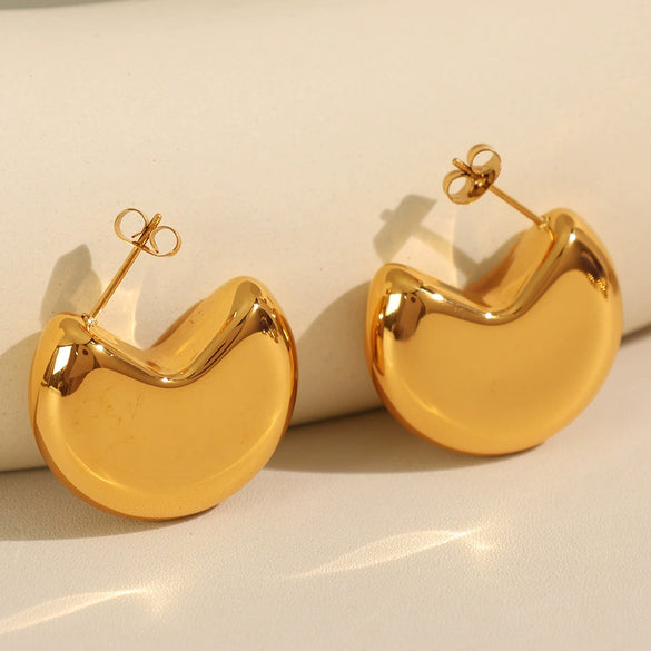 Wholesale 316L Stainless Steel Heart Shape Electroplated Women's Semiround Fashion Simple Cold Style Earrings