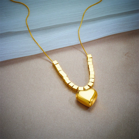 Wholesale Titanium Steel Heart Shape Pendant Necklace With Electroplating Treatment For Women