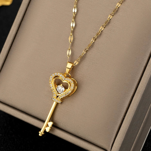 Wholesale Titanium Steel Heartshaped Fashion Simple Elegant Highend Jewelry Set With Diamonds