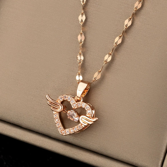 Wholesale Titanium Steel Heartshaped Fashion Simple Elegant Highend Jewelry Set With Diamonds