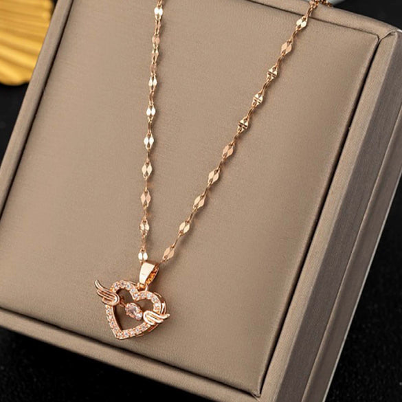 Wholesale Titanium Steel Heartshaped Fashion Simple Elegant Highend Jewelry Set With Diamonds