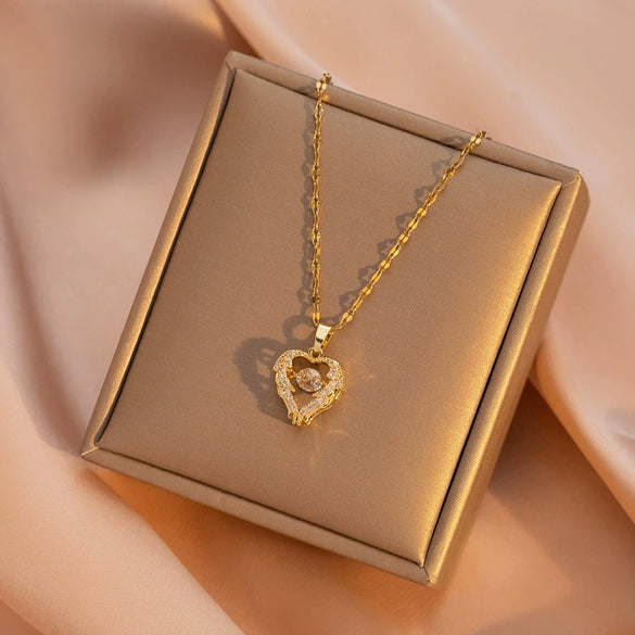 Wholesale Titanium Steel Heartshaped Fashion Simple Elegant Highend Jewelry Set With Diamonds