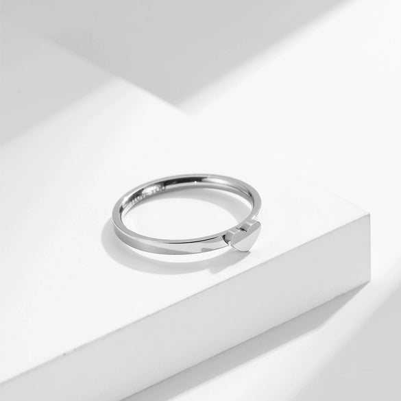 Wholesale Titanium Steel Heartshaped Hollow Couple Ring With Polishing For Men And Women Proposing Engagement Ring Gift