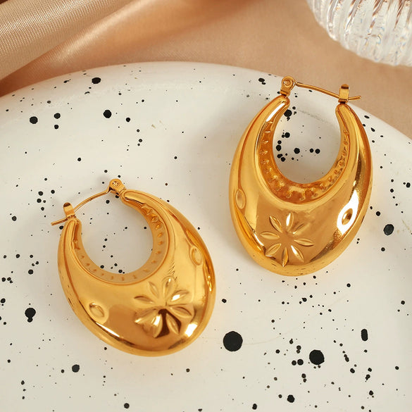 Wholesale 316L Stainless Steel Hollow Crescent Earrings With 18K Gold Plated Electroplating For Women French Retro Fashion Style
