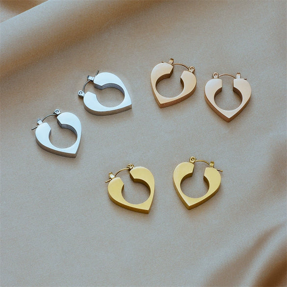 Wholesale Titanium Steel Hollow Heart Earrings With Electroplating For Women