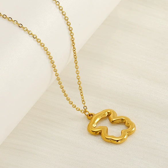 Wholesale 316L Stainless Steel Hollow Three Dimensional Bear Light Luxury Niche Women's Necklace With Electroplating