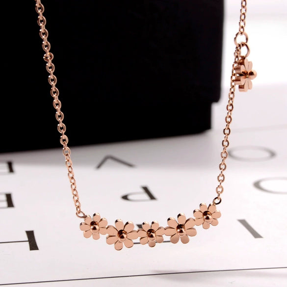 Wholesale Titanium Steel Jewelry Set With Flower Pattern For Women Earrings Necklace Anklet Bracelet Geometric Design Box Chain