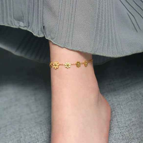 Wholesale Titanium Steel Jewelry Set With Flower Pattern For Women Earrings Necklace Anklet Bracelet Geometric Design Box Chain