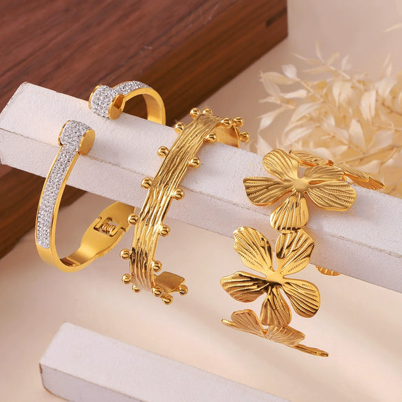 Wholesale 316L Stainless Steel 18K Gold Opening Bracelet With Geometric Fold Texture And Electroplating Design
