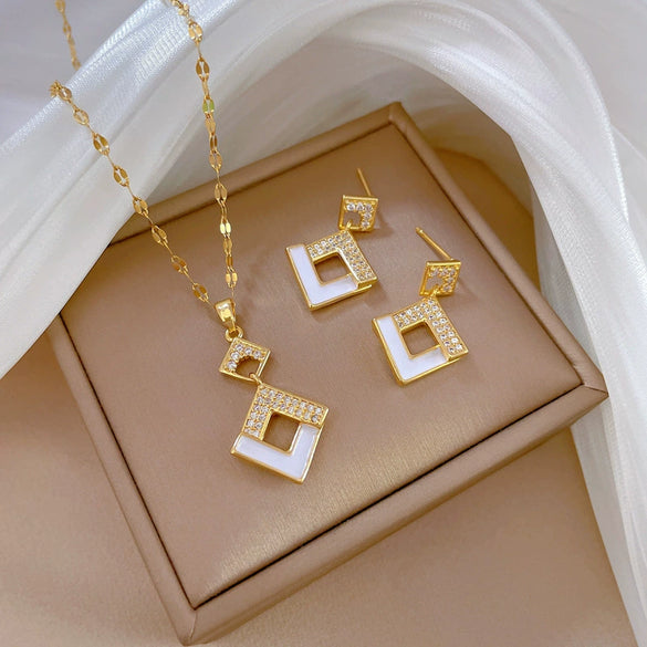 Wholesale Titanium Steel Microinlaid Jewelry Set With Geometric Pattern For Women Electroplated Design