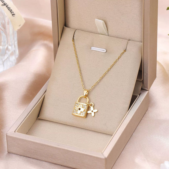 Wholesale Titanium Steel Necklace For Women With Love Lock Pendant Geometric Design And Electroplating