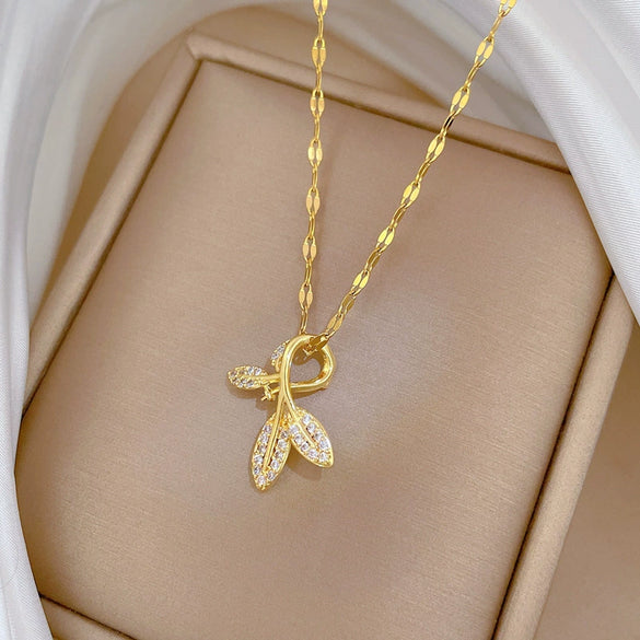Wholesale Titanium Steel Necklace With Diamond Microinlaid And Leaf Design For Women Light Luxury And Cartoon Style