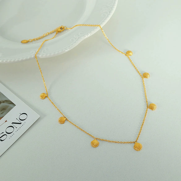 Wholesale 316L Stainless Steel Palace Style Shell Pendant Necklace With Electroplating For Women