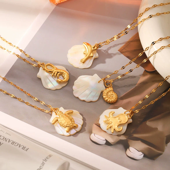 Wholesale Titanium Steel Pendant Necklace With Starfish Conch Shell Design Ocean Wind Vacation Style Vacuum Plating For Women