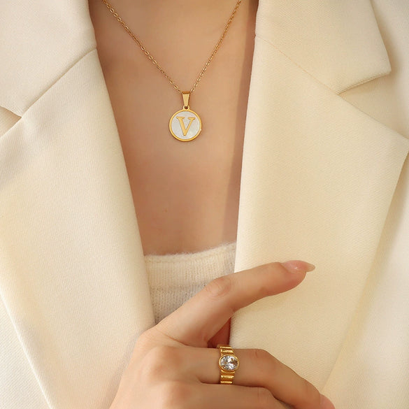 Wholesale 316L Stainless Steel Personality Letters Round Seashell Necklace With Electroplating For Women