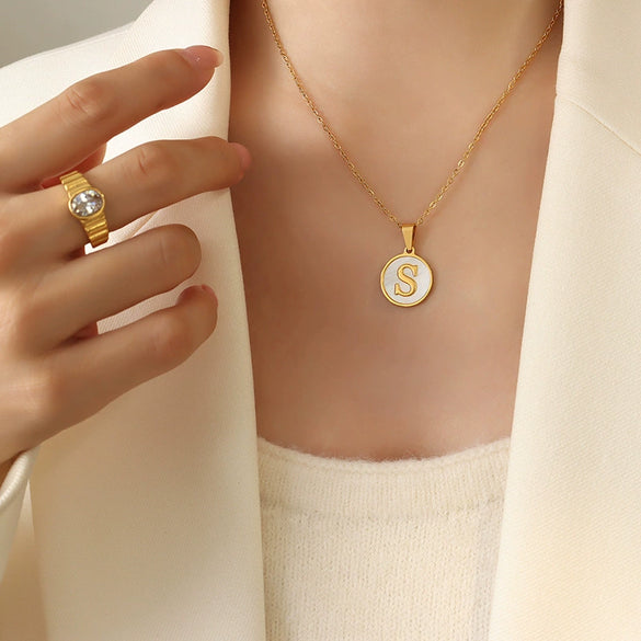 Wholesale 316L Stainless Steel Personality Letters Round Seashell Necklace With Electroplating For Women