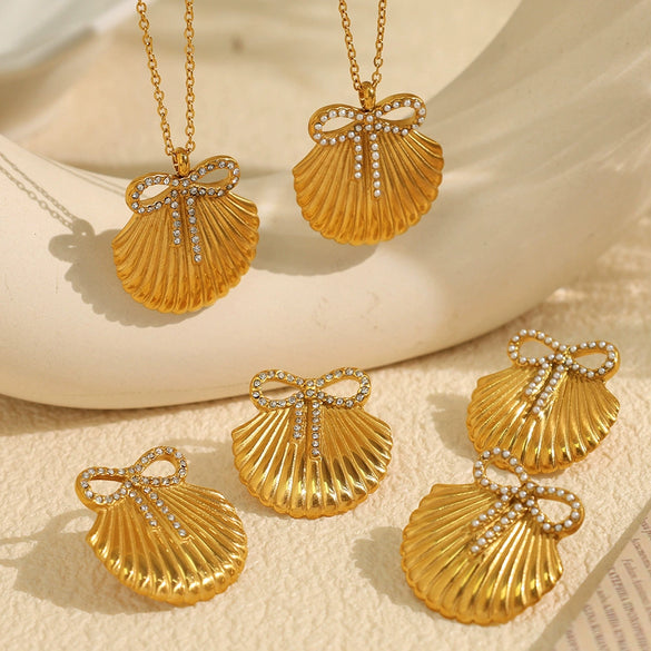Wholesale 316L Stainless Steel Retro Bow Set Earrings And Necklace With Rhinestones And Electroplating Treatment