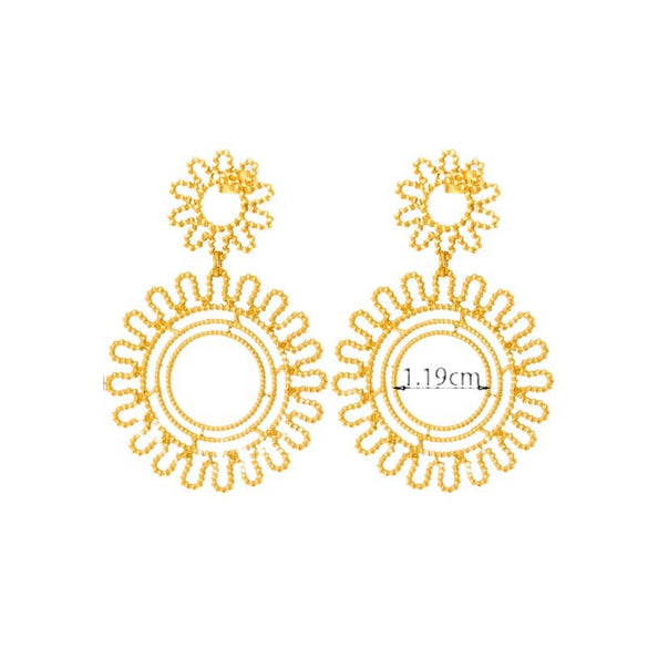 Wholesale Titanium Steel Retro Style Round Flower Earrings With Electroplating Treatment For Women