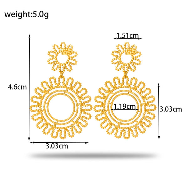 Wholesale Titanium Steel Retro Style Round Flower Earrings With Electroplating Treatment For Women
