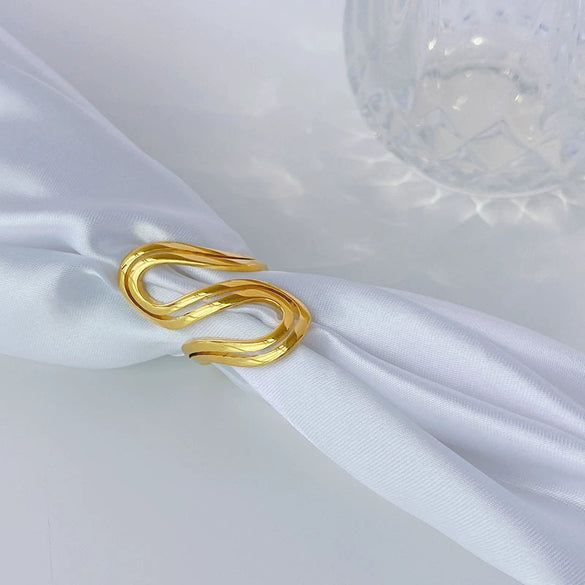 Wholesale Titanium Steel Ring For Women With Simple Geometric Design And Electroplating Treatment