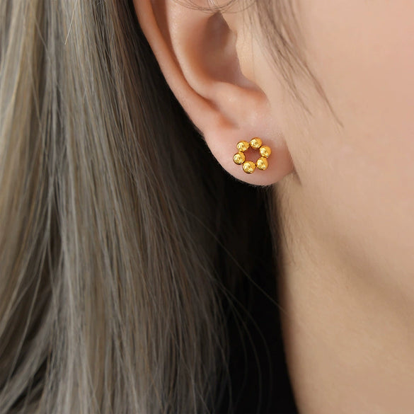 Wholesale 316L Stainless Steel Small Fresh Geometric Flower Shape Electroplated Women's Earrings