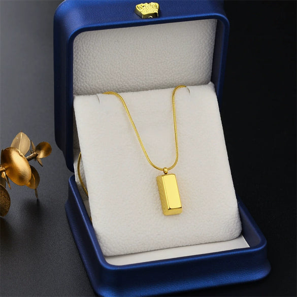 Wholesale Titanium Steel Snake Bone Chain Necklace With Geometric Pendant For Women