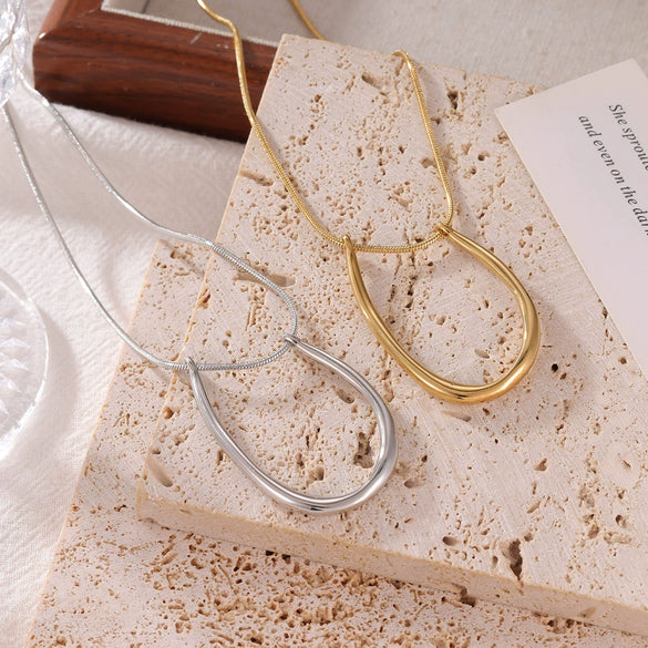 Wholesale Titanium Steel Ushaped Pendant Necklace Electroplated Simple Style Women's Accessory